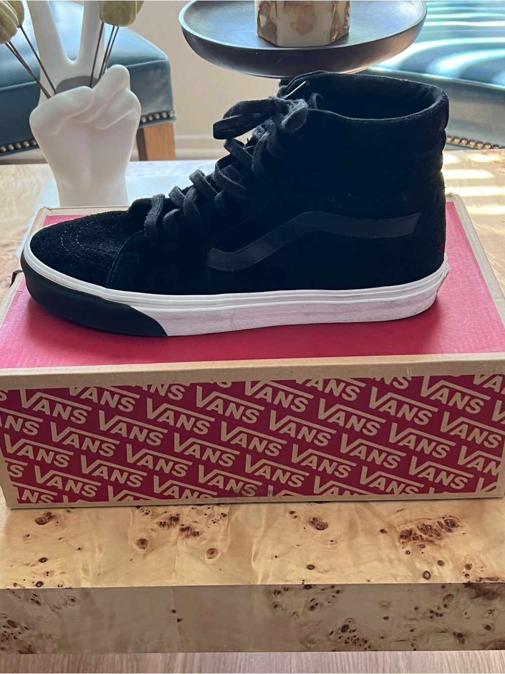 VANS SK8-Hi Suede Skate Sneaker - Black / Black - 11 - EUC w/box